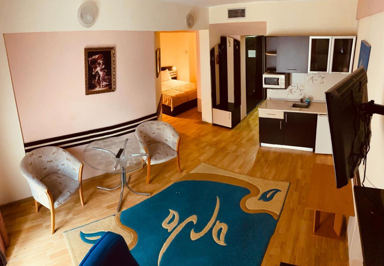 Hotel Zimbru ヤシ エクステリア 写真